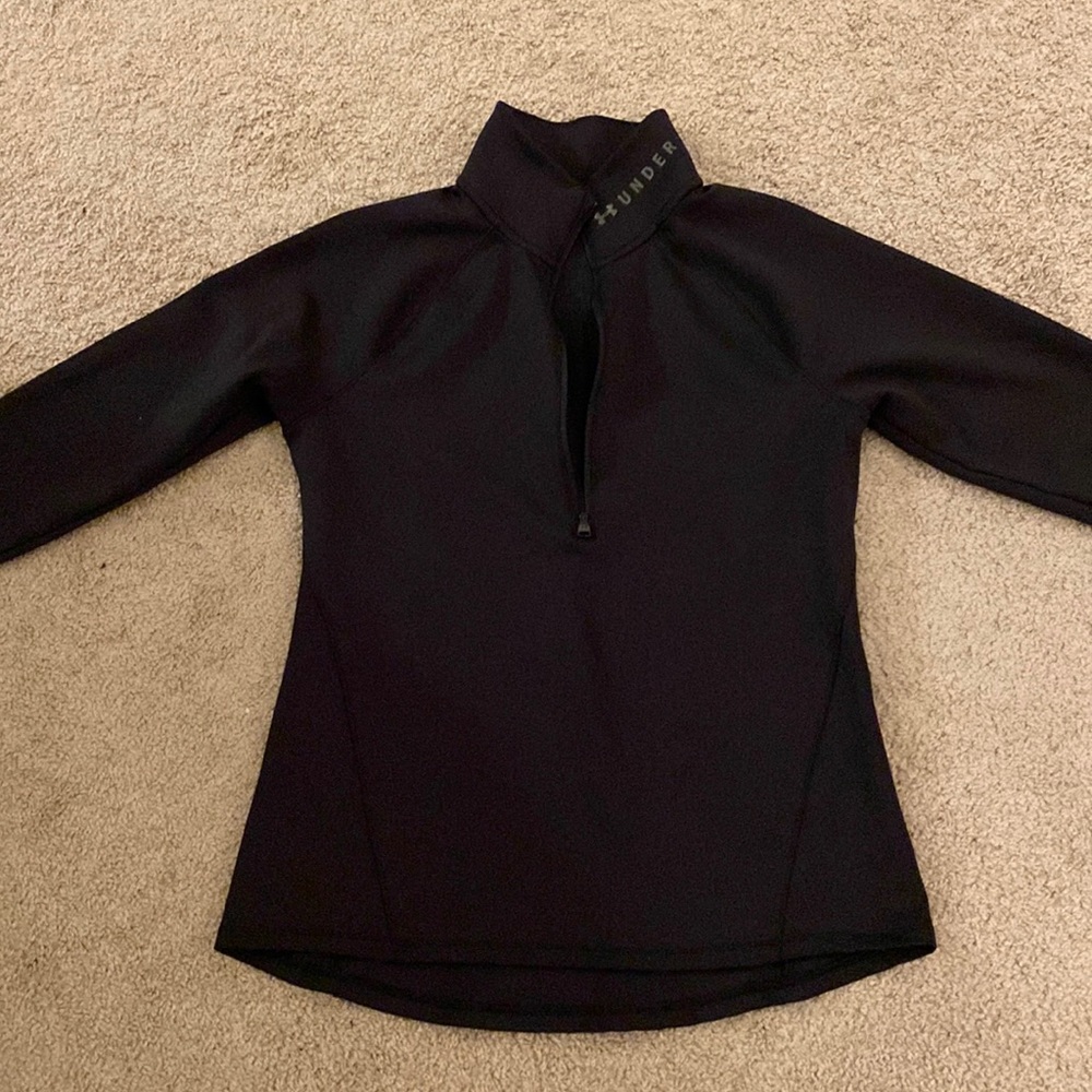 Under Armour black fitted 1/4 zip pullover.